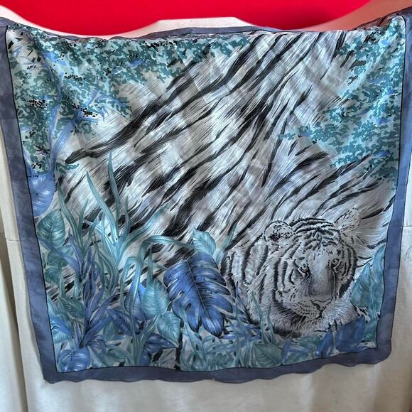 Scarf White Tiger Blue Animal Head Covering Neck Scarf Large Lightweight - Picture 2 of 5